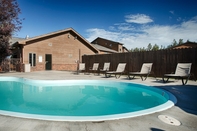 Swimming Pool Black Hills Luxury Suites