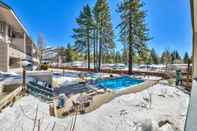 Kolam Renang Updated Studio Right Off Lake Tahoe Studio Bedroom Condo by RedAwning