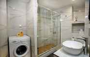 Toilet Kamar 2 Raise Cosy Apartment