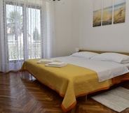 Bedroom 5 Apartments Maestral