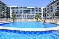 Swimming Pool Apartamento Junto al mar Para 8 Personas en Cambrils