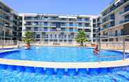 Kolam Renang 3 Apartamento Junto al mar Para 8 Personas en Cambrils