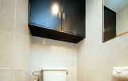 In-room Bathroom 2 Ueno TS Shinobazu Hotel 6A