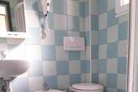 Toilet Kamar Hotel Elis