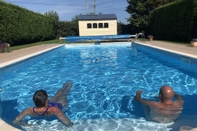 Swimming Pool Llangwyryfon Country Breaks