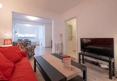 Others 7 FM Deluxe 1-BDR Apartment with balcony - LZ