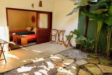 พื้นที่สาธารณะ Moksha Surf Yoga Villas