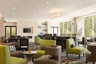 Bar, Cafe and Lounge La Quinta Inn & Suites by Wyndham Burlington