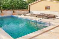 Swimming Pool Villa Casa Manera
