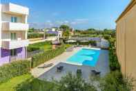 Swimming Pool Travini Hotel Residence
