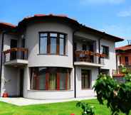 Luar Bangunan 7 Katerina Guest House