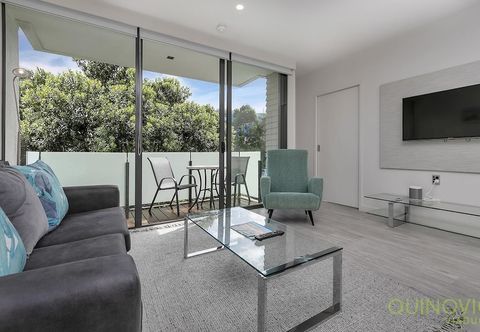 Others QV Refined Lighter Quay Apt - 767