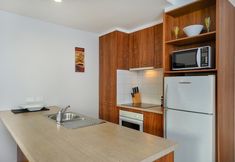 Others 3 QV Modern Apartment with carpark - 674