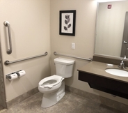 In-room Bathroom 4 Independence Stay