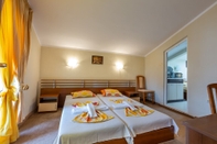 Bedroom 1 Bedroom Apartment in Dafinka Guest House