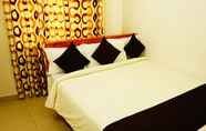 Kamar Tidur 7 Thayamkery's Royal inn