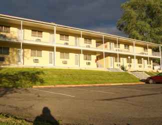 Exterior 2 Janey Lynn Motel