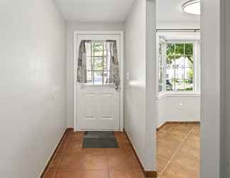 Lobby 2 Sterling Townhome - Private & Santized, in a Quiet & Safe Neighborhood. Self Checkin, Pet Friendly! Super-host Support