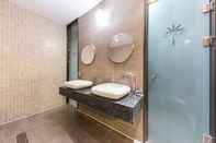 Toilet Kamar Nowon Ritz Hotel