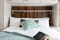Bedroom The Norfolk Escape - Beautiful & Bright 4 Mews Homes With 16bdr