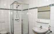 In-room Bathroom 5 Hotel-Restaurant Rotes Einhorn Superior