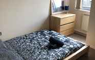 Kamar Tidur 4 Harley Apartments Broughton House