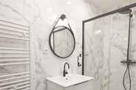 In-room Bathroom Villa Lafaille Apartment Hotel By J