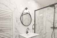 In-room Bathroom Villa Lafaille Apartment Hotel By J