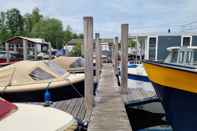 Swimming Pool Houseboat Havana