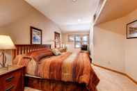 Bedroom River Glen Condos by CRMR