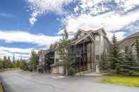 Exterior Bay Club Town Homes by CRMR