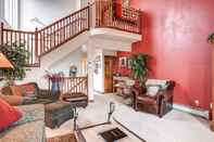 Lobby The Pointe Town Homes by CRMR