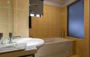 In-room Bathroom 5 Peng Apartment