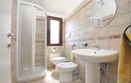 In-room Bathroom 7 Residence Bianco Navarrese B