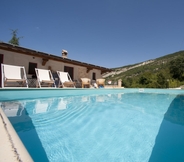 Swimming Pool 6 Bed & Breakfast Mosca Bianca