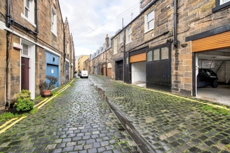 Exterior 4 Quiet Mews Street Apartment in the Heart of Edinburgh