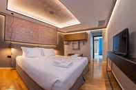 Bedroom Onira Suite Dreams