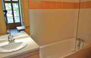 Toilet Kamar 5 Studio 2-4 pers n6 Grand Hotel Aulus