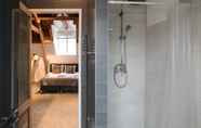 In-room Bathroom 2 Kerkstraat Residence