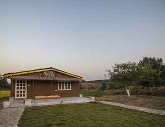 Exterior 2 WOWSTAYZ Pachmarhi Foothill Cottages