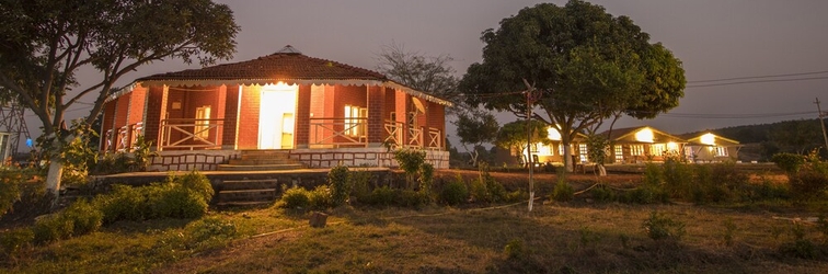 Bên ngoài WOWSTAYZ Pachmarhi Foothill Cottages