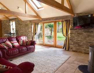 Lobby 2 Coriander Cottages