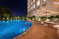 Swimming Pool Lemon Tree Premier Mumbai Intl. Airport