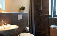 In-room Bathroom 4 Pension Schell