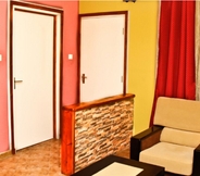 Kamar Tidur 2 Mraguen Hotel