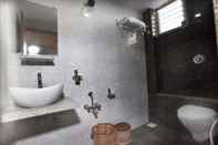 In-room Bathroom Hotel Luxura