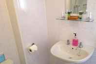 In-room Bathroom Rufford Hotel