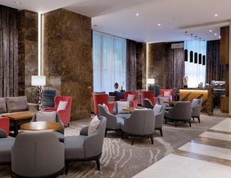 Lobi 2 DoubleTree by Hilton Almaty