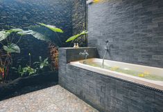 In-room Bathroom 7 The Alus cottages