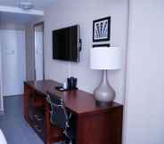 Kamar Tidur 6 Hotel Mint JFK Airport